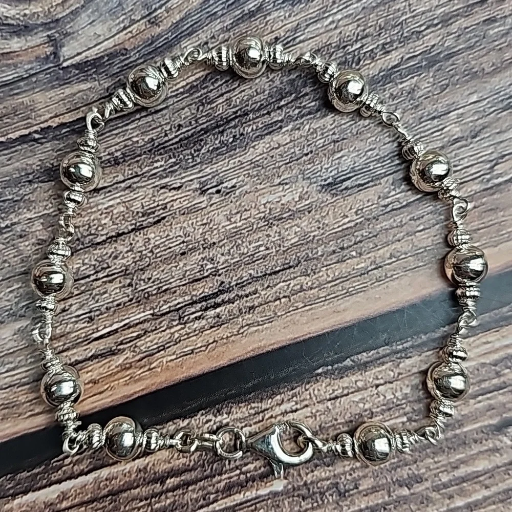 SILVER BALL AND CHAIN FASHION BRACELET